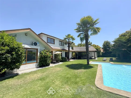 Casa En Arriendo De 5 Dorm. En Las Condes