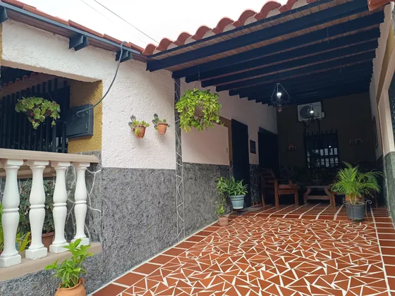 Bella Casa En Venta La Esmeralda San Diego Peggy Araujo 