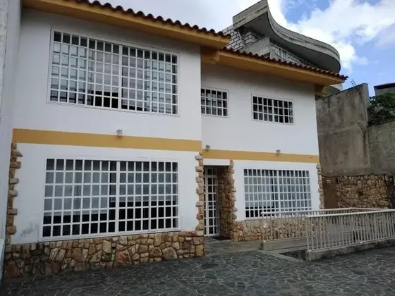 Casa Venta En La Urb Miranda 26-5561