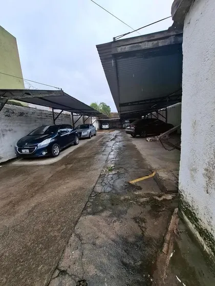 Venta Terreno En Barrio Maipu 1º Sección Con Cocheras Para Alquilar - Apto Credito