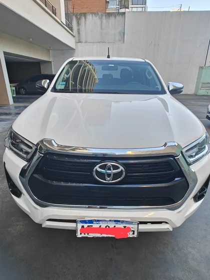 Toyota Hilux Pick-up 2.8 Cd Srv 204cv 4x4 At