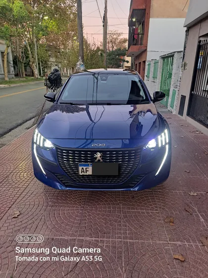 Peugeot 208 1.6 Feline Tiptronic