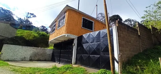 Hermosa Casa En Venta En El Km 21 Del Junquito, En La Urbanization Capadare