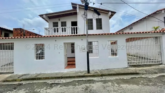 Venta Casa Duplex Y Moderna Ubicada En La Urb La Piedad Norte Cabudare Rah Ve