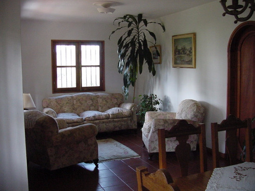 Balconada, 5 Dormitorios, 3 Baños. Los Mellis
