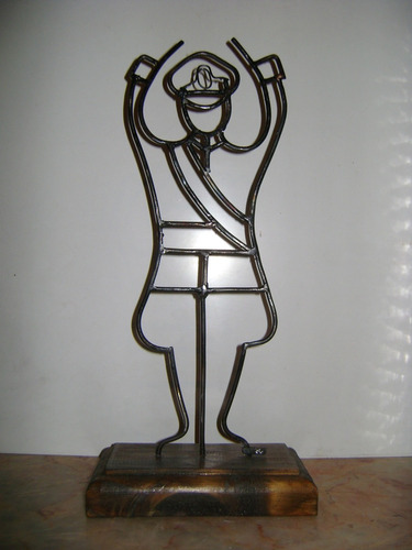 Escultura De Perón, En Alambre De Hierro Y Madera Vb