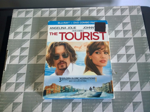 The Tourits ( El Turista ) Bluray + Dvd / Jolie & Deep