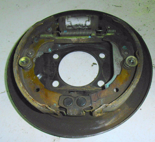 Plato De Freno Izquierdo Toyota Yaris Sedan/sport 2000-2006