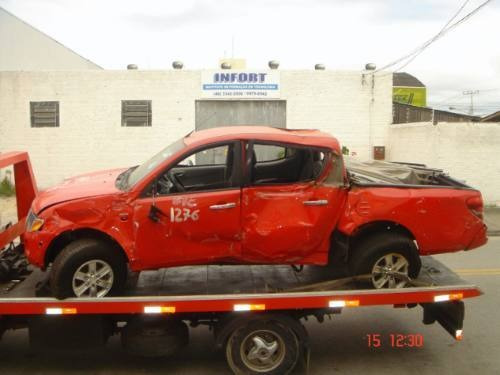 Sucata Mitsubishi L200 Triton 3.2 Hpe Peças Motor Cambio