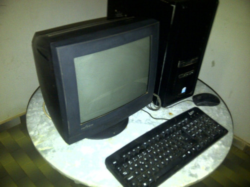 Desktop Intel Com Monitor Crt (para Retirada De Peças)