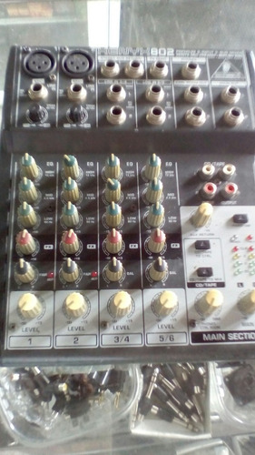 Consola Beringer 802 Buenss Condiciones