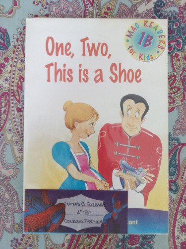 Libro One, Two. This Is A Shoe