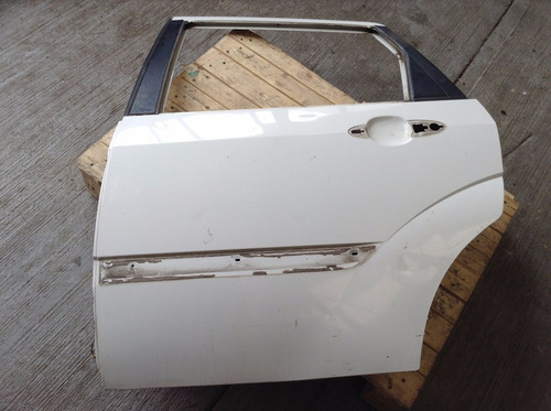 Puerta Trasera Izquierda Ford Focus Lx 00-04 Oem