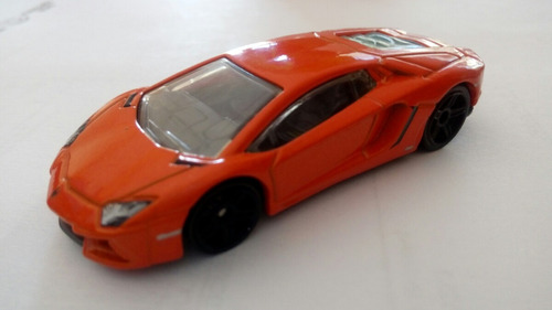 Hot Wheels  2012 Lamborghini Aventador Lp 700-4 New Naranja