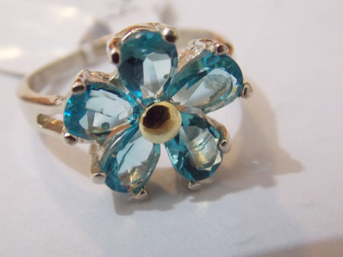 Anillo Flor Con Piedra Agua Marina