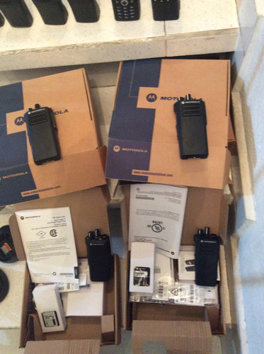 Radio Mototrbo   Dgp8050e Uhf Cerrados En Caja