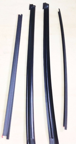 Imagem 3 de 3 de Kit Borracha 2 Portas Friso Lateral Para Brisa Saveiro G3 G4
