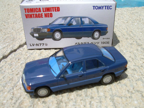 Mercedes-benz 190e  De Tomica Limited Vintage 1:64 