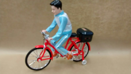 Boneco Na Bicicleta Bike A Pilha