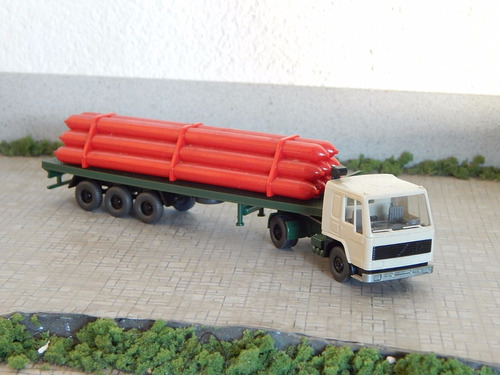 Volvo F 10 C/ Carga De Cilindros Ho 1:87 Wiking