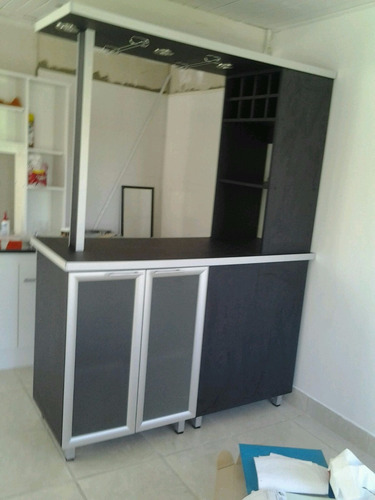 Desayunador, Mesada De Granito, Puertas Vidriadas, Copero