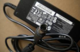 Cargador Laptop Hp.compaq 18.5 V 3.5 A Punta Centrino