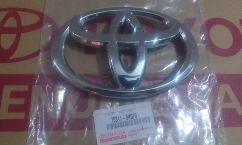 Emblema Parrilla Toyota Fortuner 2009-2011 100% Original