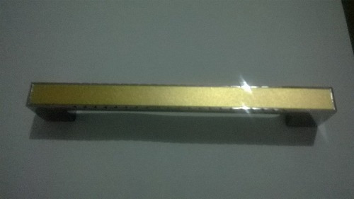 15 Puxadores Móveis Dourado Metal 96mm  45,00
