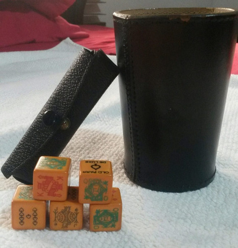 Juego De Cubilete Con 5 Dados Y Estuche