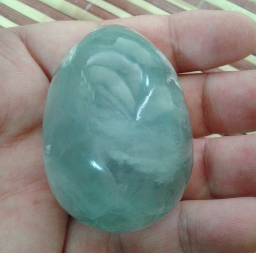 Ovo De Cristal Fluorita Verde Natural Polido Pedra 144g