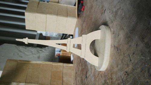 Imagen 2 de 6 de Bella Torre Eifel De 15 Cm En Crudo Para Pintar
