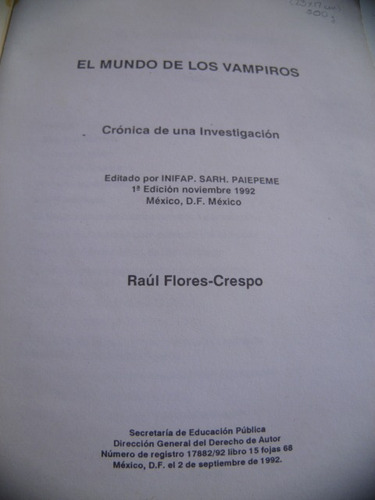Flores-crespo. El Mundo De Los Vampiros. 1992.