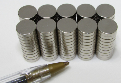 Imagem 2 de 6 de Imã De Neodímio / Super Forte / 8mm X 2mm * 100 Peças