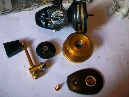 Penn 722 Z Spinfisher - Solo Corona Original - V Ot Repuest Izquierdo (Usado)