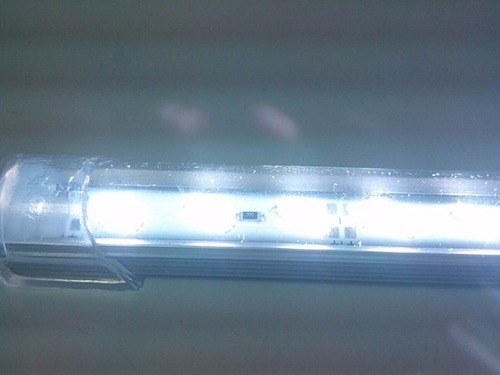 Imagem 1 de 5 de Lâmpada Led Super Branca 11.000k Para Aquário - 95cm - 17,1w