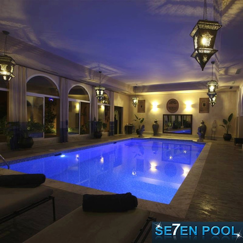 Imagem 9 de 10 de Iluminação Piscina 4 Lâmpada Led 70 Rgb + Comando + 4 Adap