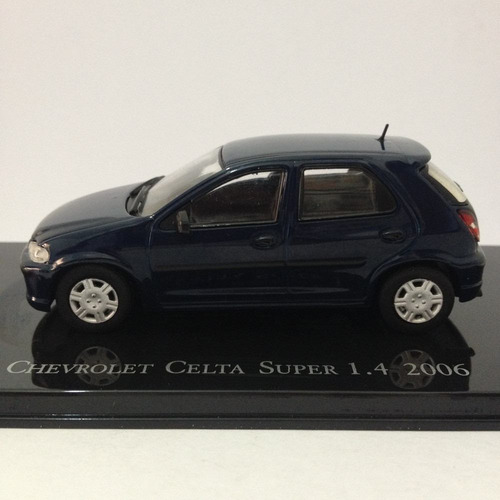 Auto Chevrolet Celta Super 1.4 2006 Escala 1:43 Colección