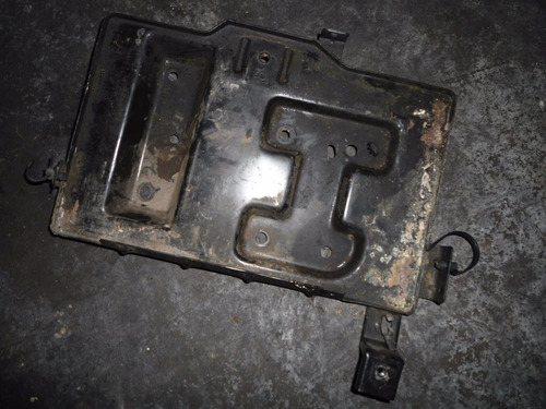 Base De Soporte De Bateria Hyundai Tucson Año 2005-2009