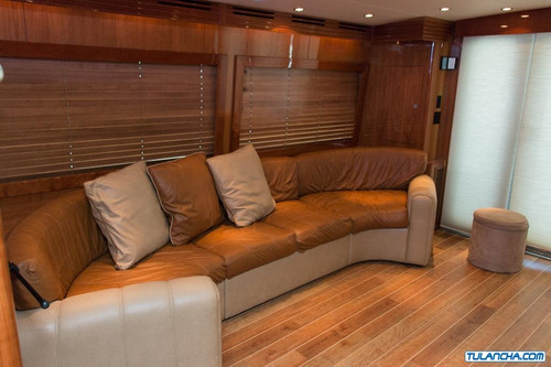 Sport Con Camarote Hatteras 64