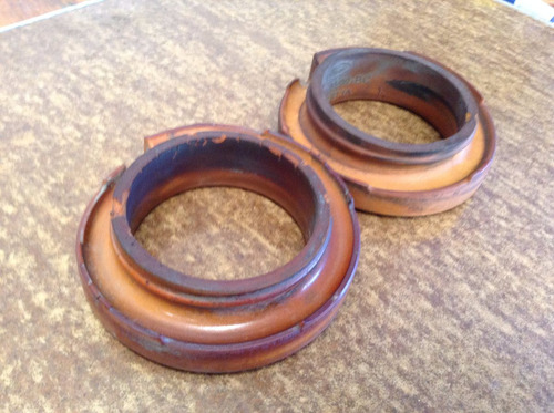 Base Gomas De Amortiguador Trasero Ford Focus Mod: 00-04 Oem
