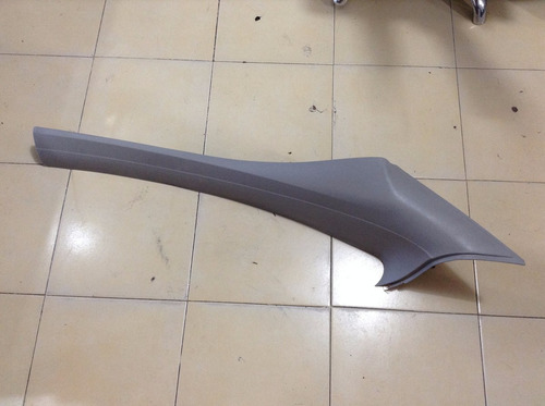 Moldura Plastica Trasera Derecha Focus Zx3 Mod 00-04 Oem
