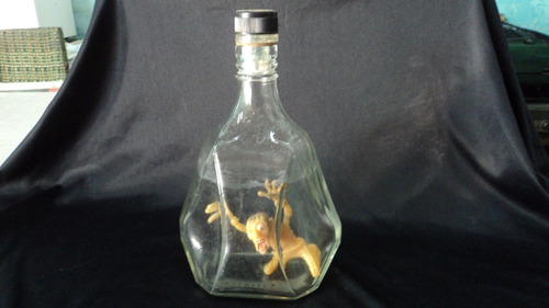Botella Antigua Vidrio Grueso Escocesa  Y Muñeco Flexible