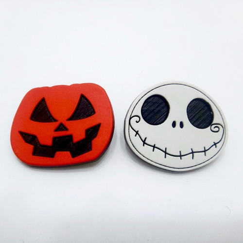 2 Broches Halloween Pin Fiesta Brujas Disfraz Hora Loca Gift