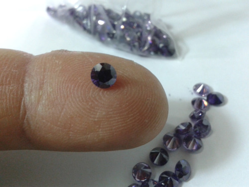 66 Se Vende Zircon Redondo Facetada De Color Amatista Origi.