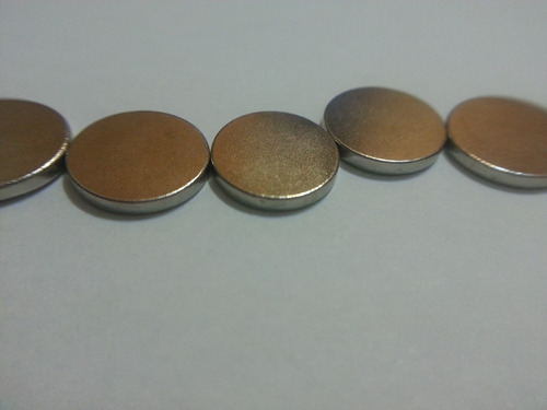 Imagem 6 de 6 de Ima De Neodímio / Super Forte / 10mm X 1,5mm * 200 Peças
