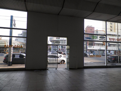 Imagen 4 de 14 de Excelente Local - Ideal Para Concesionaria.