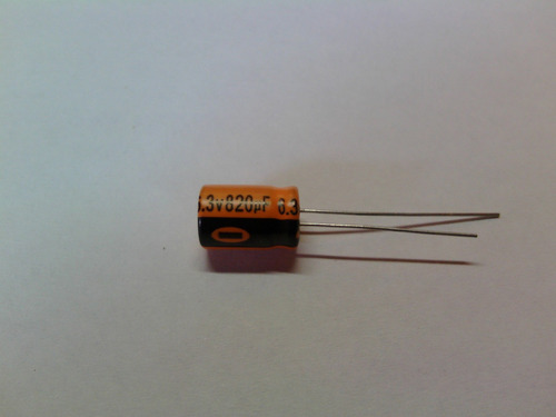 Capacitor Condensador 820uf X 6.3v. (10 Pzas)