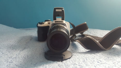 Imagen 1 de 6 de Camara Digital Fujifilm S8350