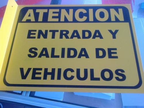 Cartel De Atencion Entrada Y Salida De Vehiculos 40x50cm