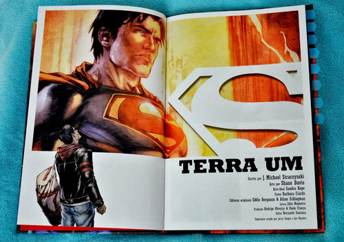 Superman Terra Um Vol 2- Dc Comics - Capa Dura Novo Lacrado